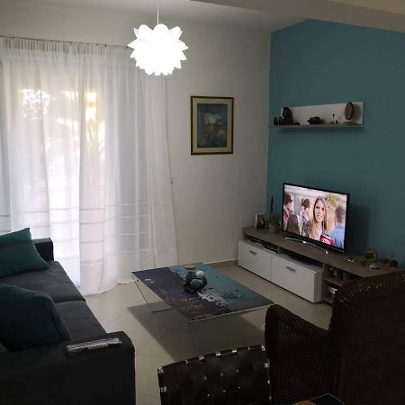 Menta Apartment Nea Iraklitsa Bagian luar foto